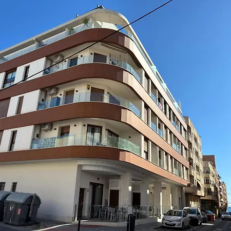 With Rooftop Pool 150 M From The Apartment Torrevieja