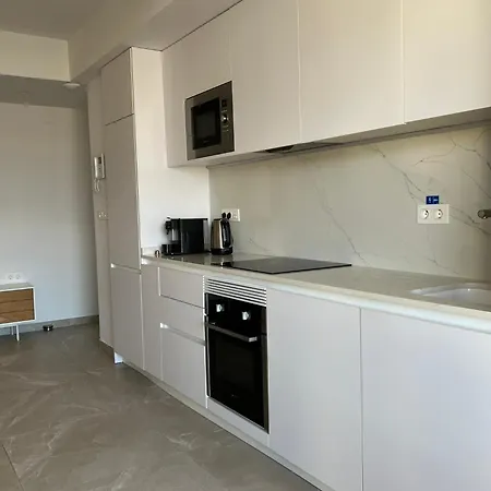 Apartment With Rooftop Pool 150 M From The *